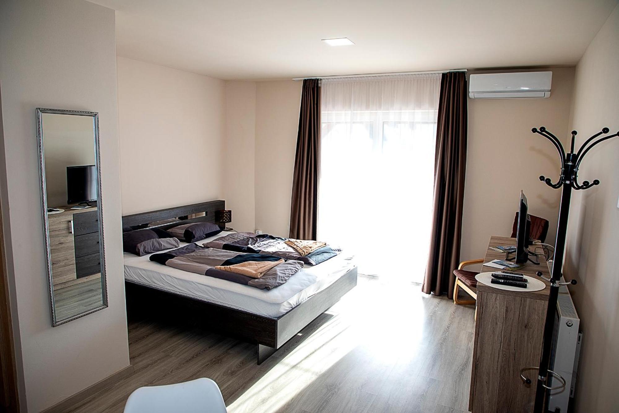 Lux Apartman Buek Buk Exterior foto